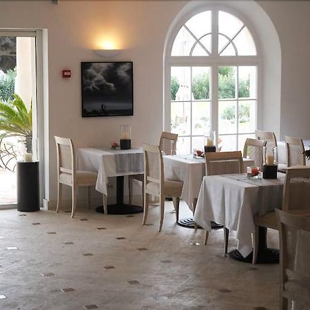 Hotel Villa Les Rosiers Grimaud Extérieur photo