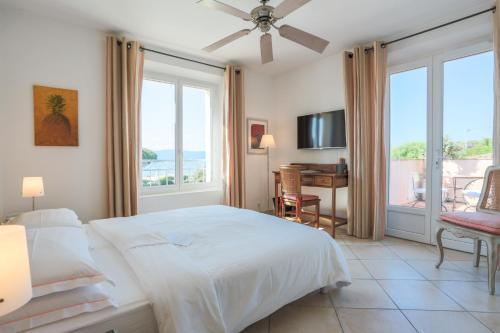 Hotel Villa Les Rosiers Grimaud Extérieur photo